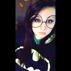 Meet your Posher, Tia